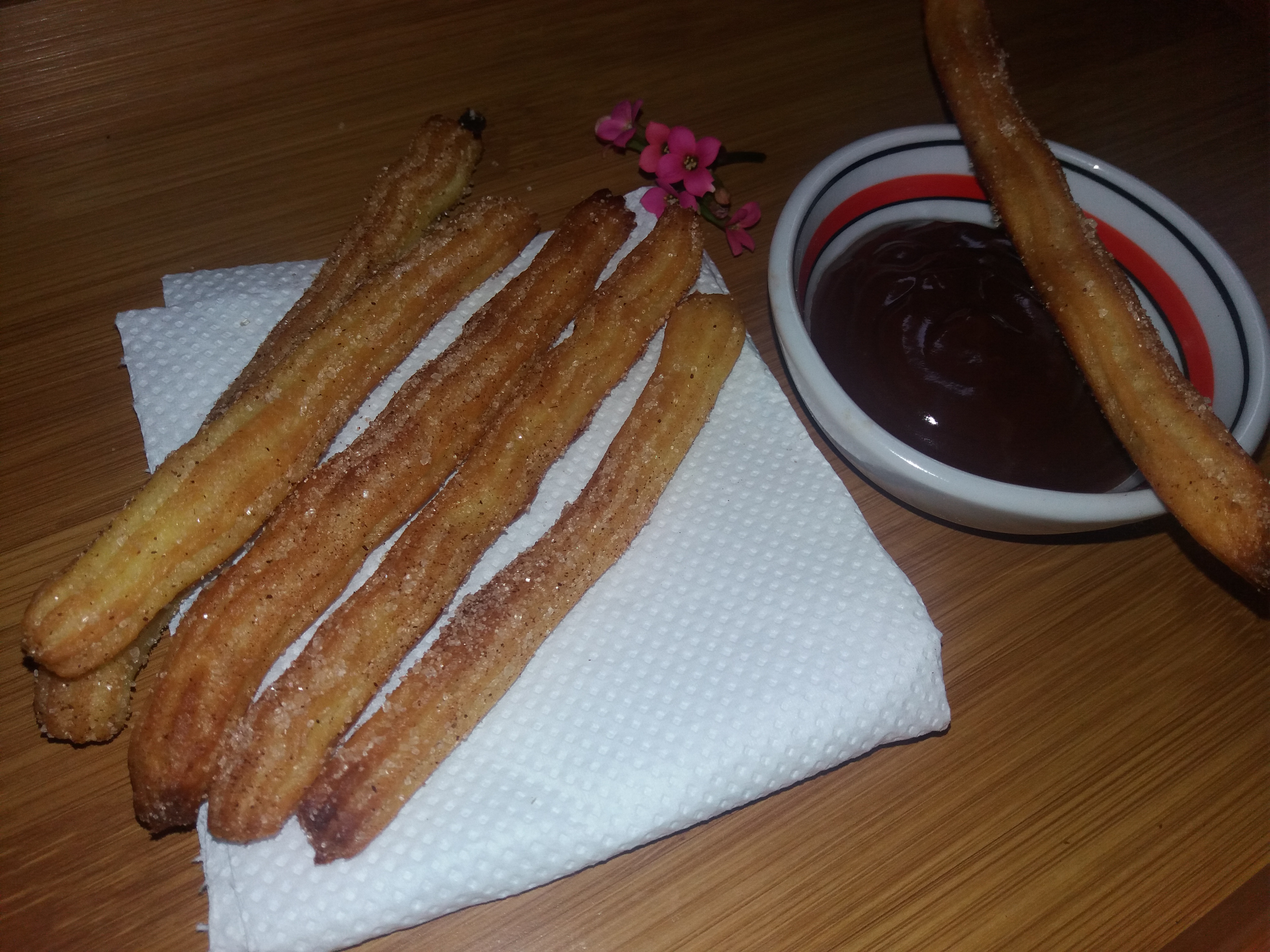 Churros cu sos de ciocolata