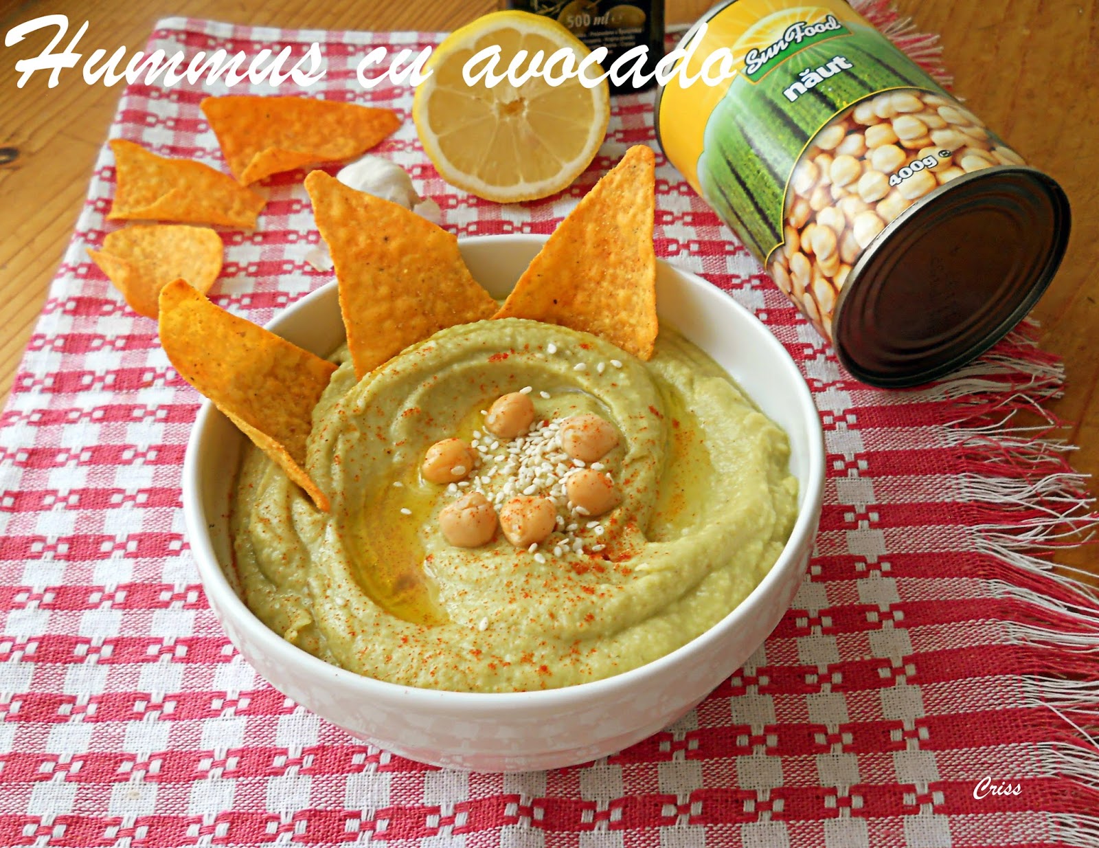 Hummus cu avocado