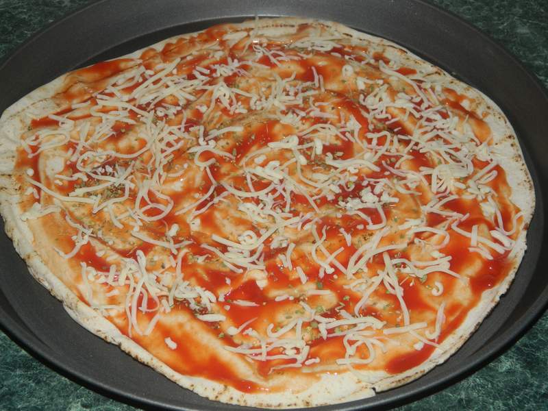 Pizza pe blat de lipie