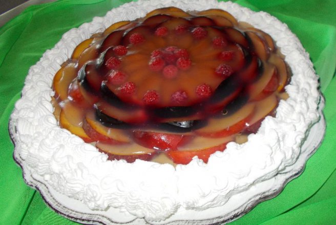 Tarta cu fructe, budinca si frisca