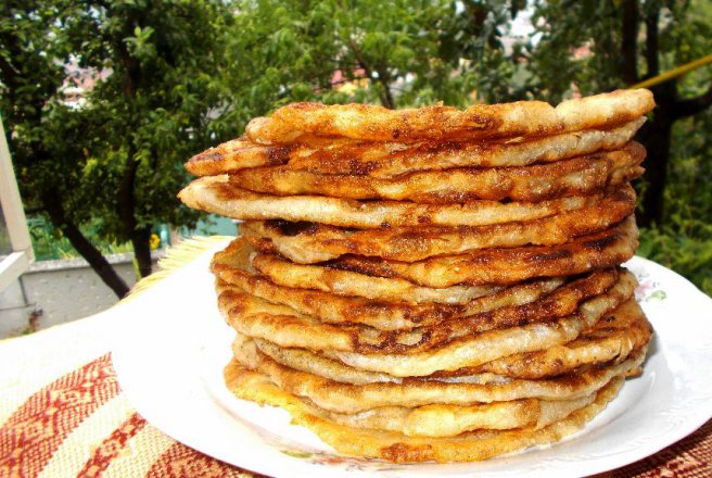 Foietaj de casa cu unt si ricotta la tigaie