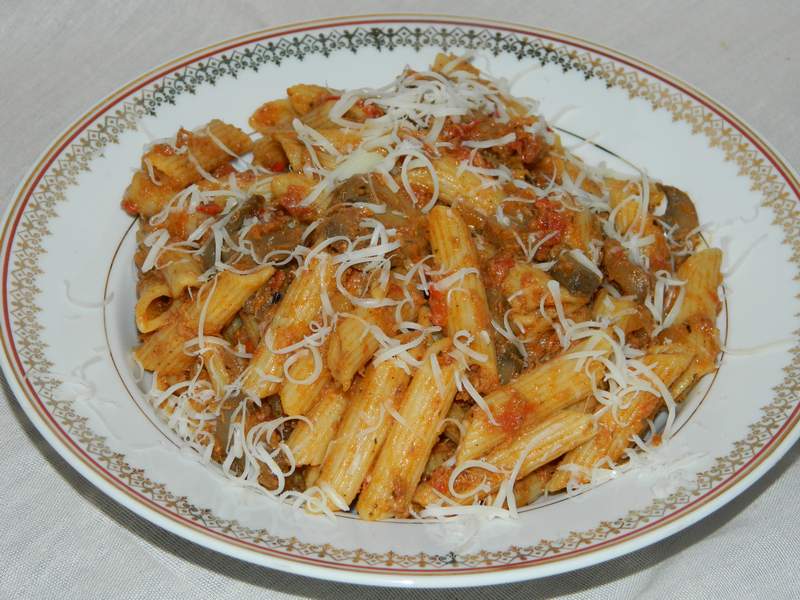 Penne cu ton si ciuperci