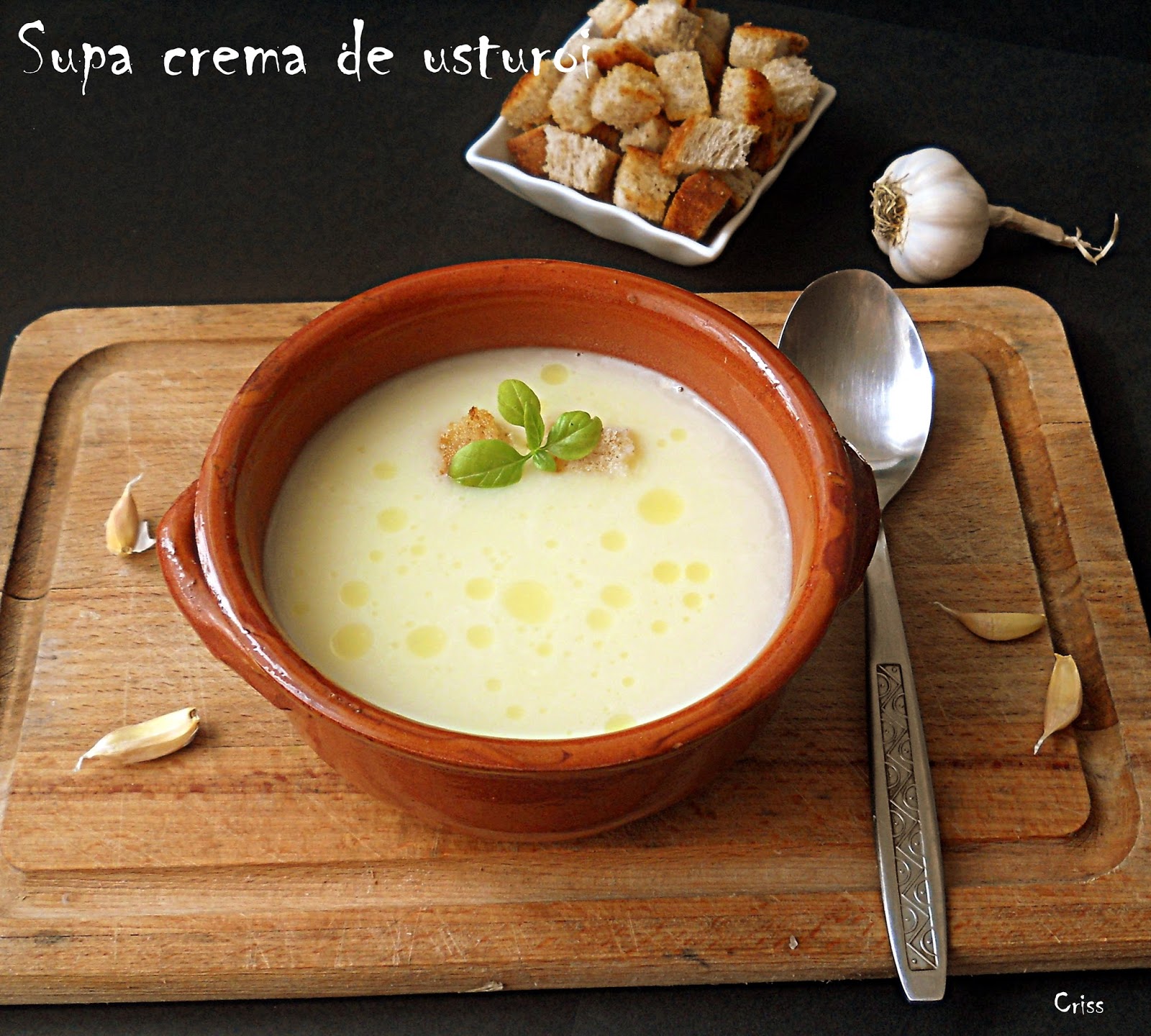 Supa crema de usturoi