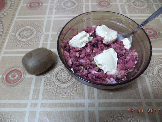 Salata de peste, arahide si kiwi a la Diana