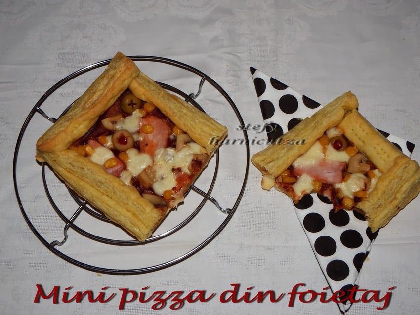 Mini pizza din foietaj