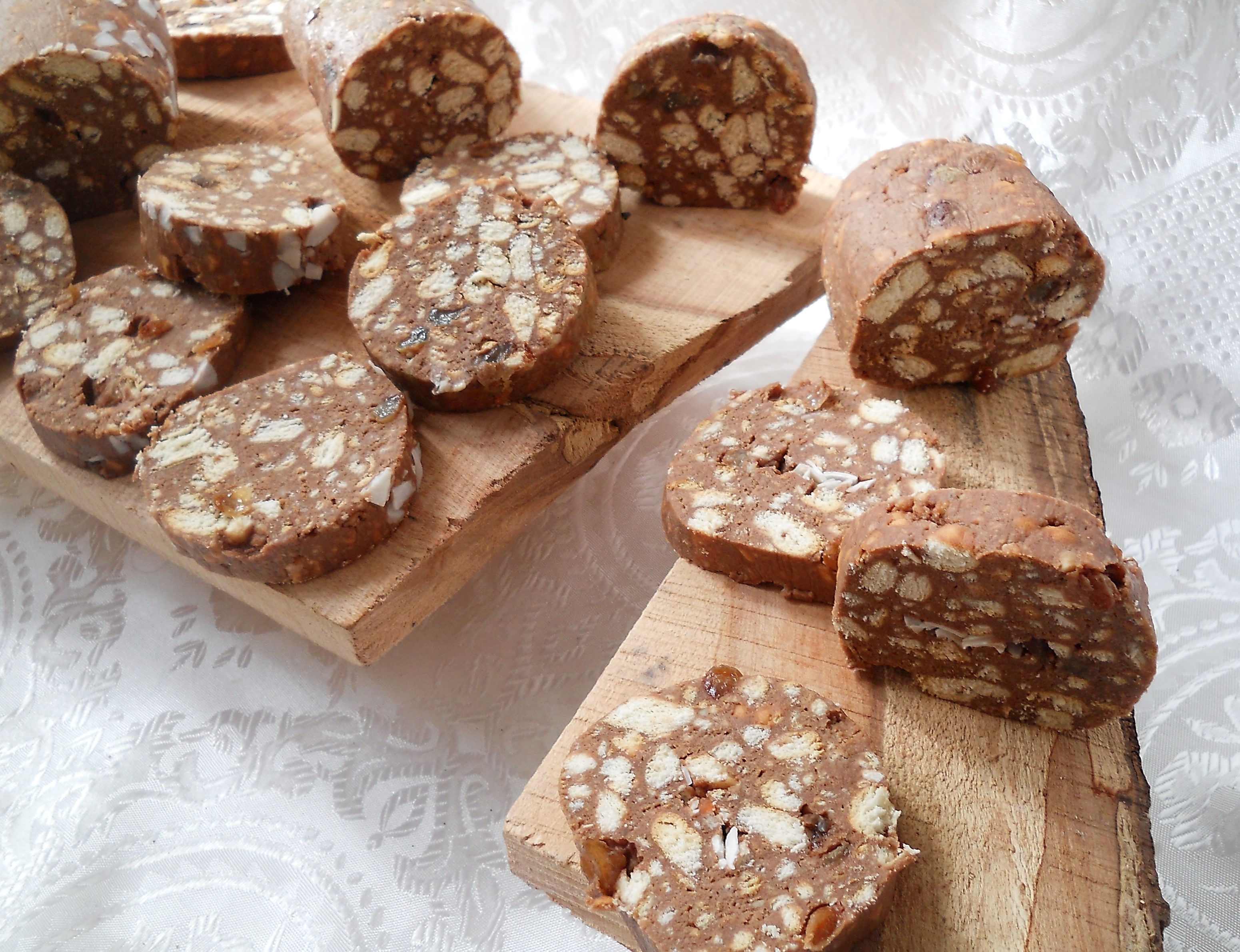 Salam de biscuiţi, reţetă cu dulce de leche