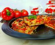 Pizza cu aluat nedospit, sunca, legume si ciuperci-9