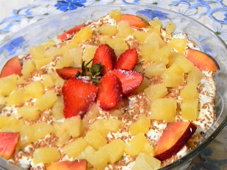 Desert cu piscoturi si panettone