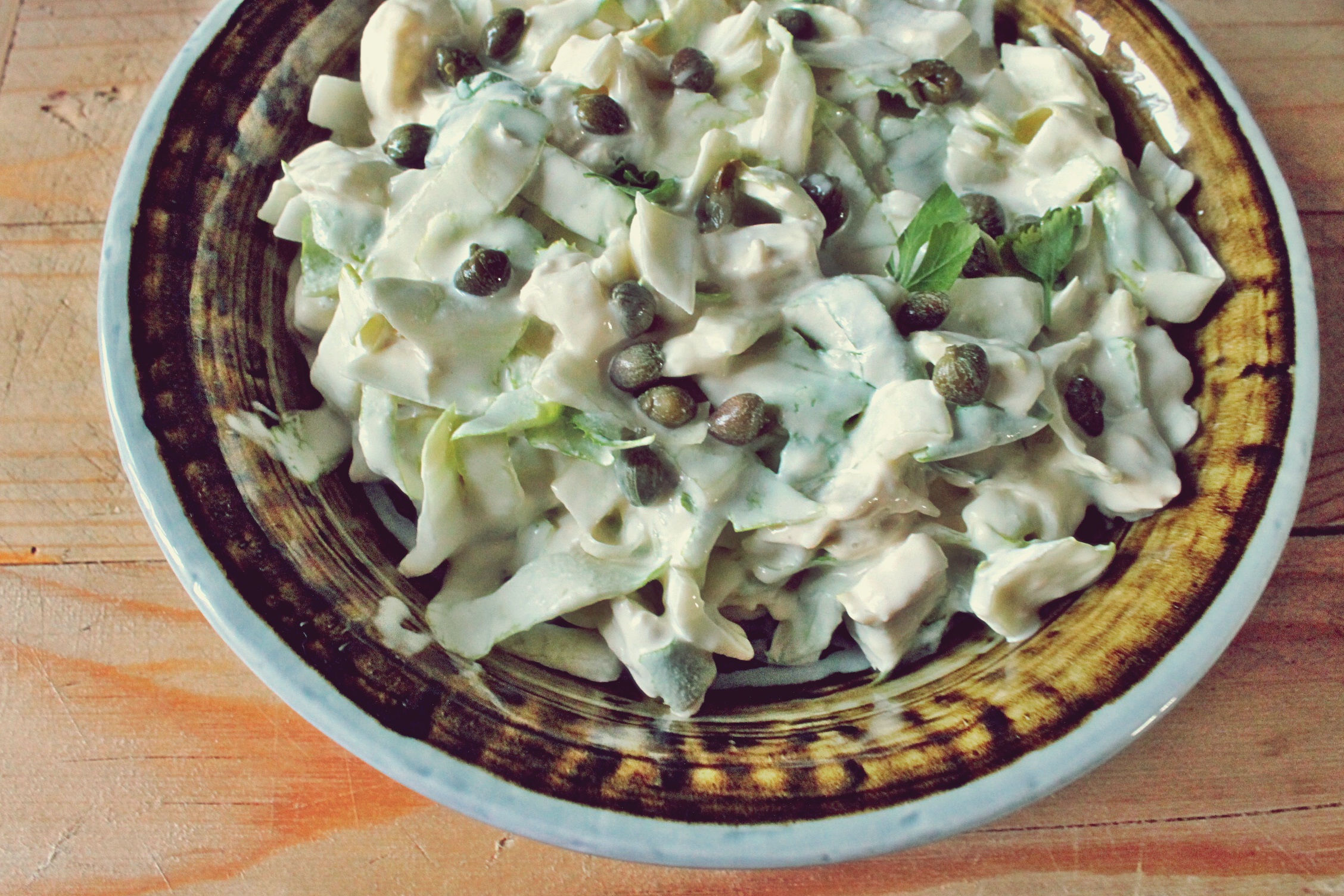 Salata de andive cu carne de curcan si capere