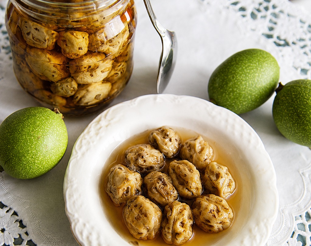 Dulceata de nuci verzi