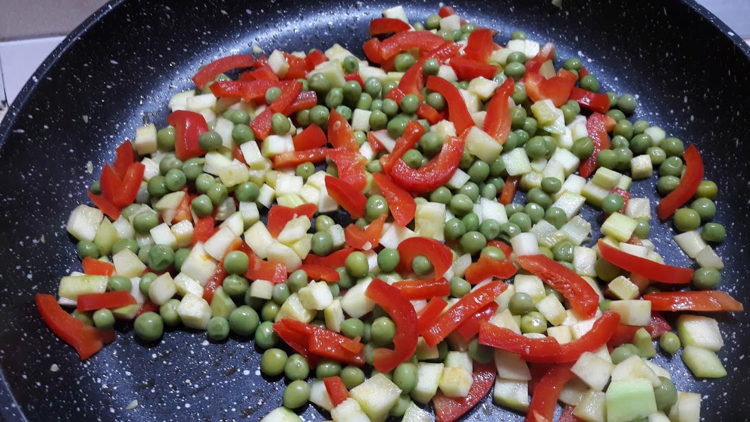 Tarta cu somon, broccoli, mazare si telemea