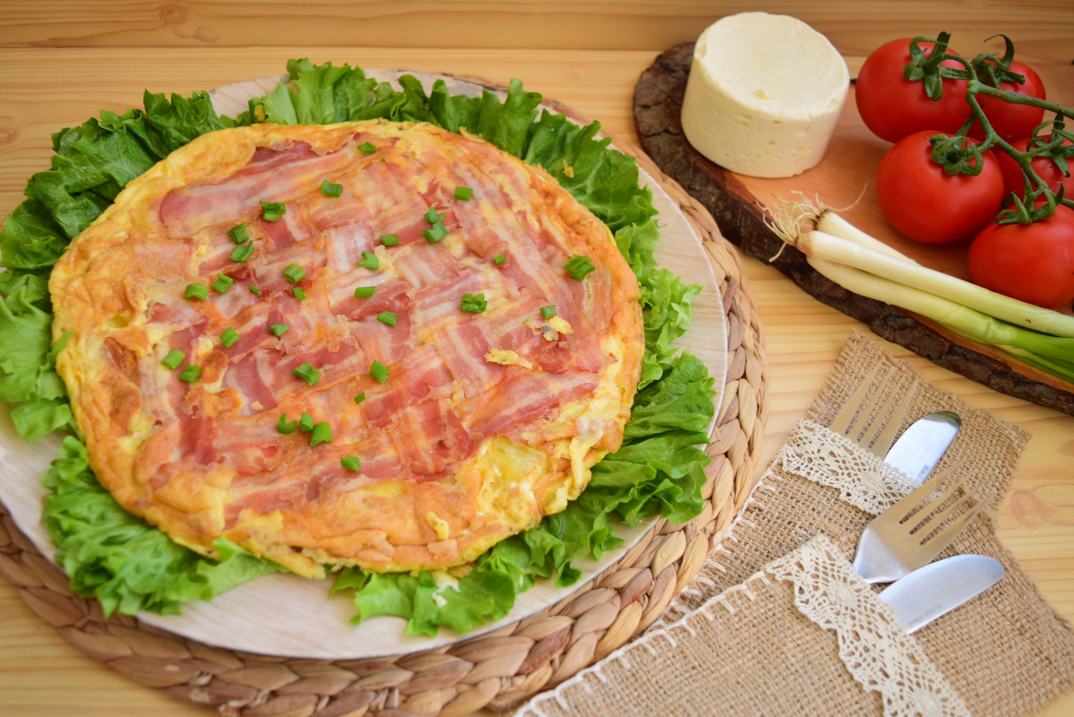 Aperitiv tortilla cu cartofi si bacon