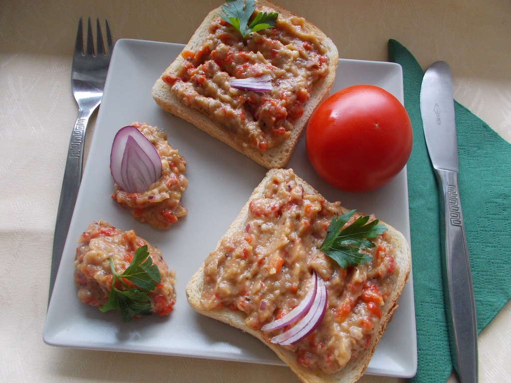 Salata de vinete si ardei capia