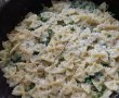 Farfalle cu mazare in crema alba-4