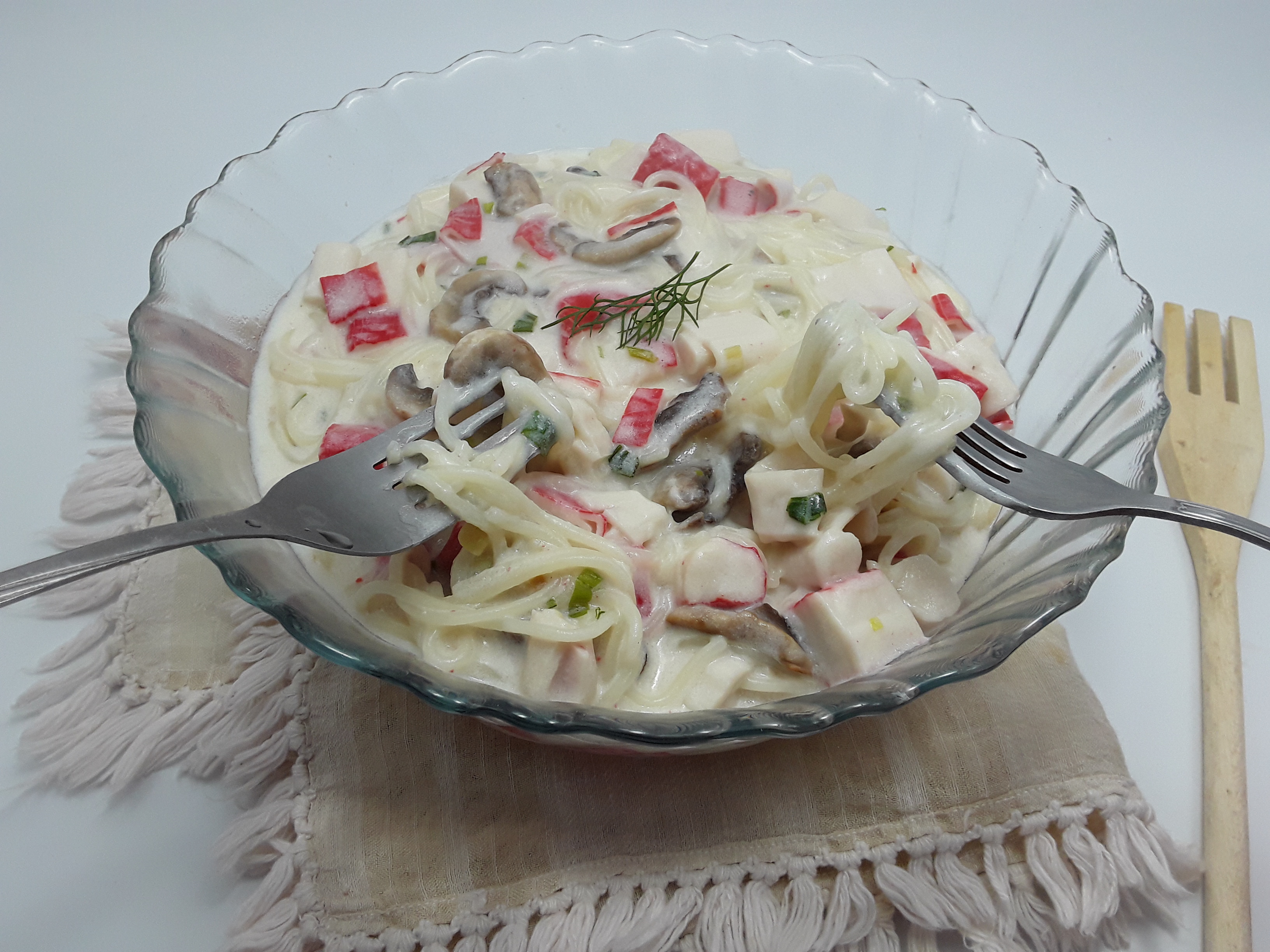 Paste cu ciuperci si surimi