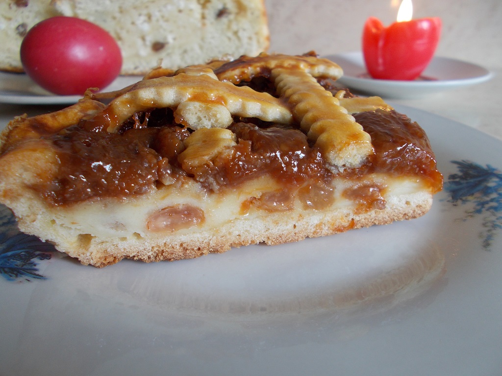 Desert tarta cu branza dulce si gem de caise cu nuca