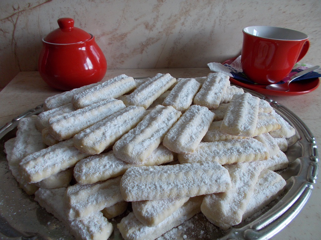 Desert biscuiti spritati