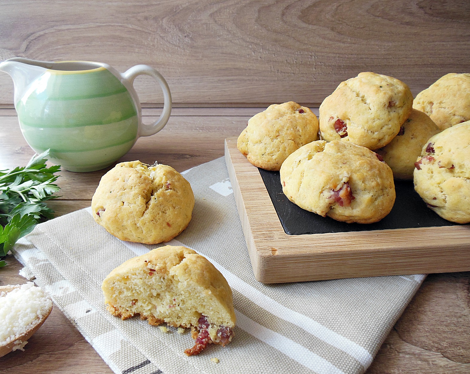 Aperitiv scones cu bacon si cascaval