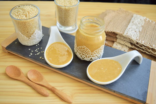 Pasta de susan preparata in casa - Tahini