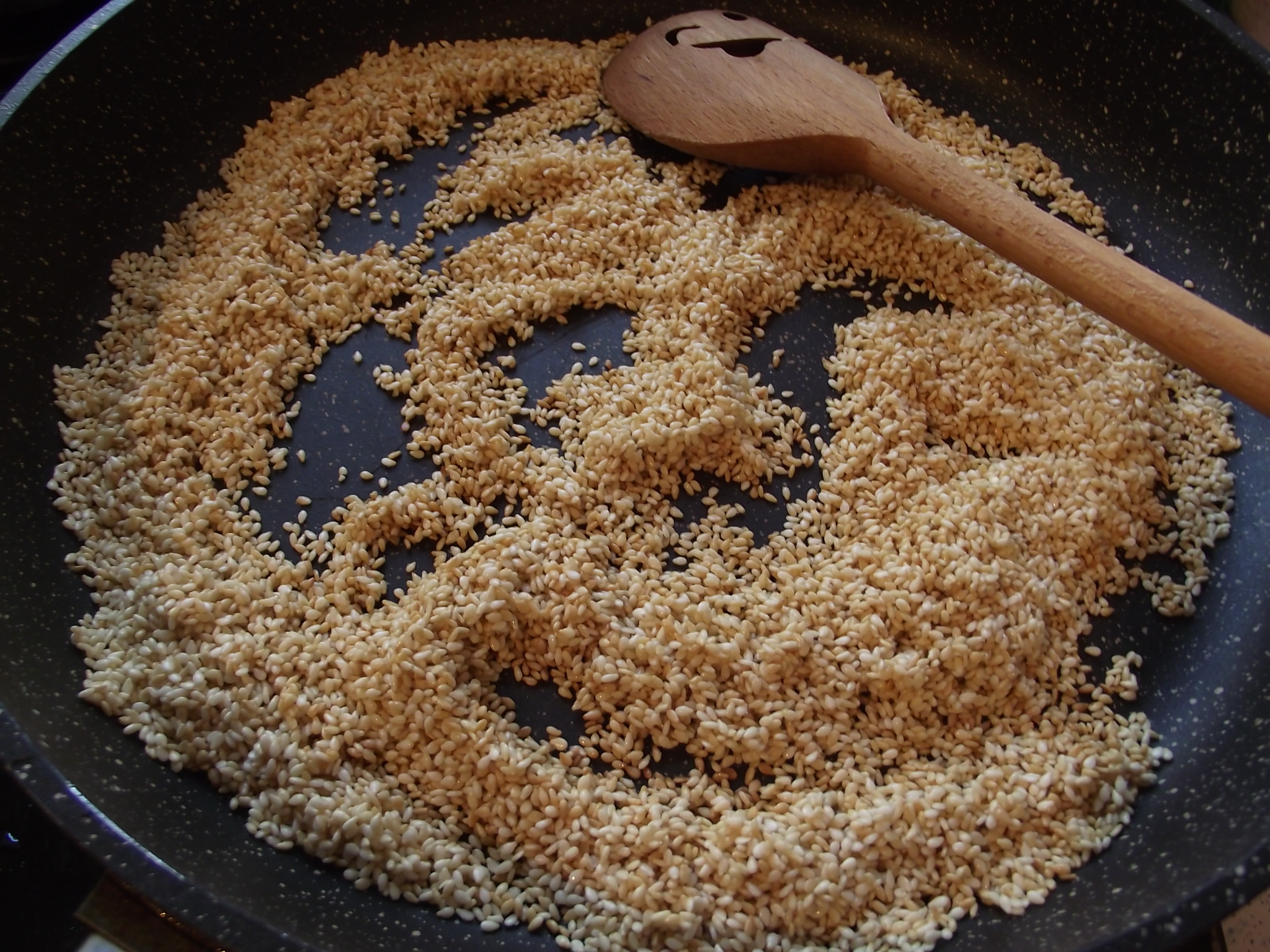 Pasta de susan preparata in casa - Tahini