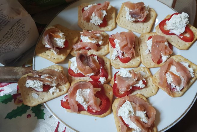 Aperitiv cu somon si branza topita