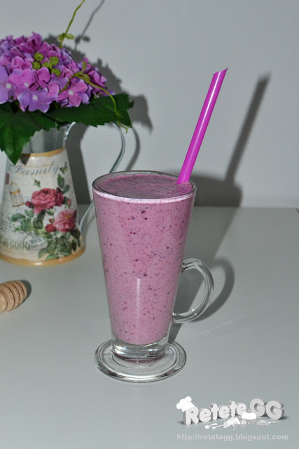 Milkshake de fructe de padure