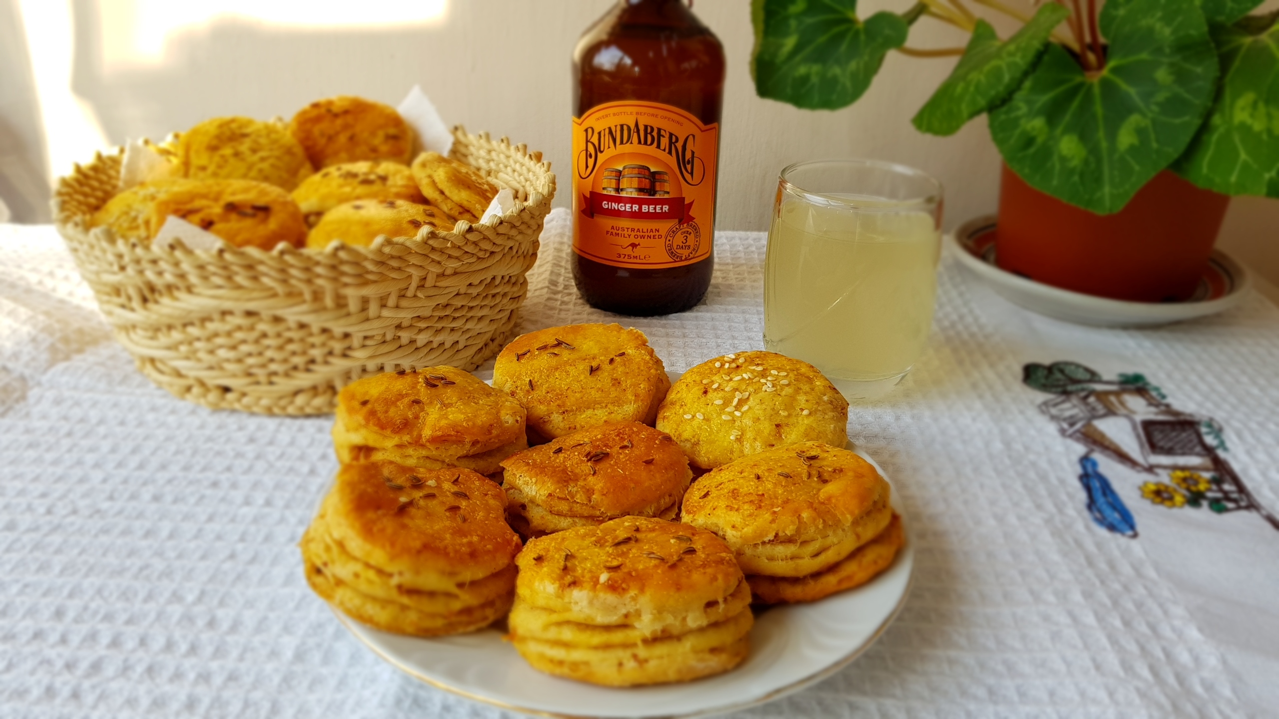 Aperitiv pogaci cu jumeri