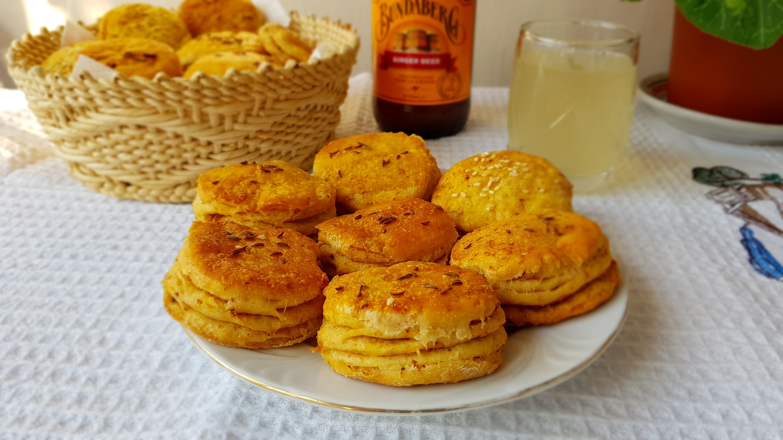 Aperitiv pogaci cu jumeri