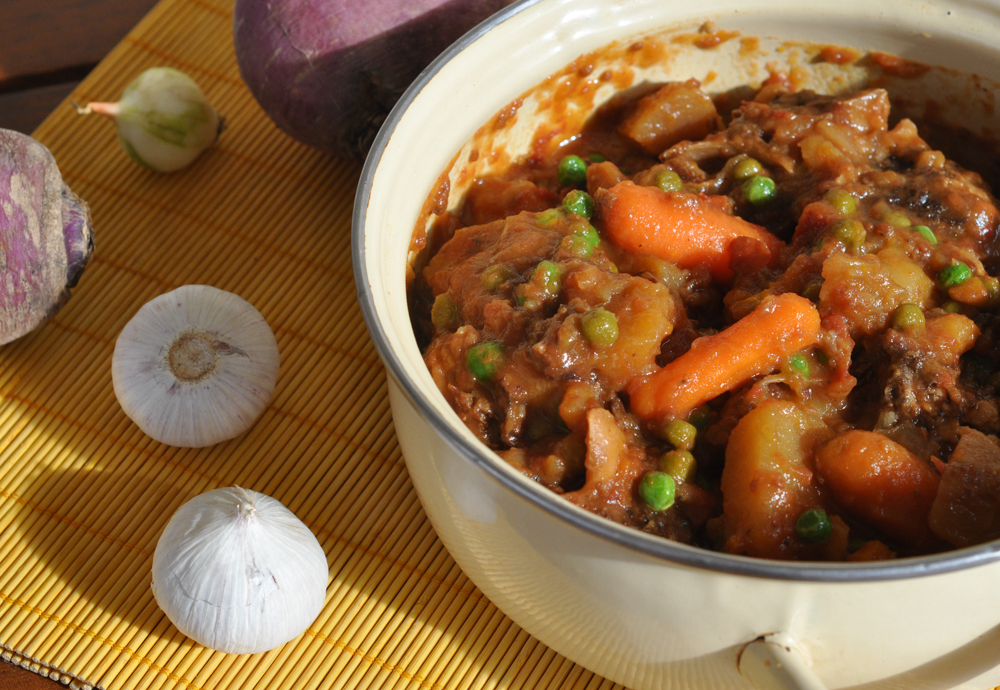 Navarin – tocana frantuzeasca de berbecut la slow cooker Crock-Pot