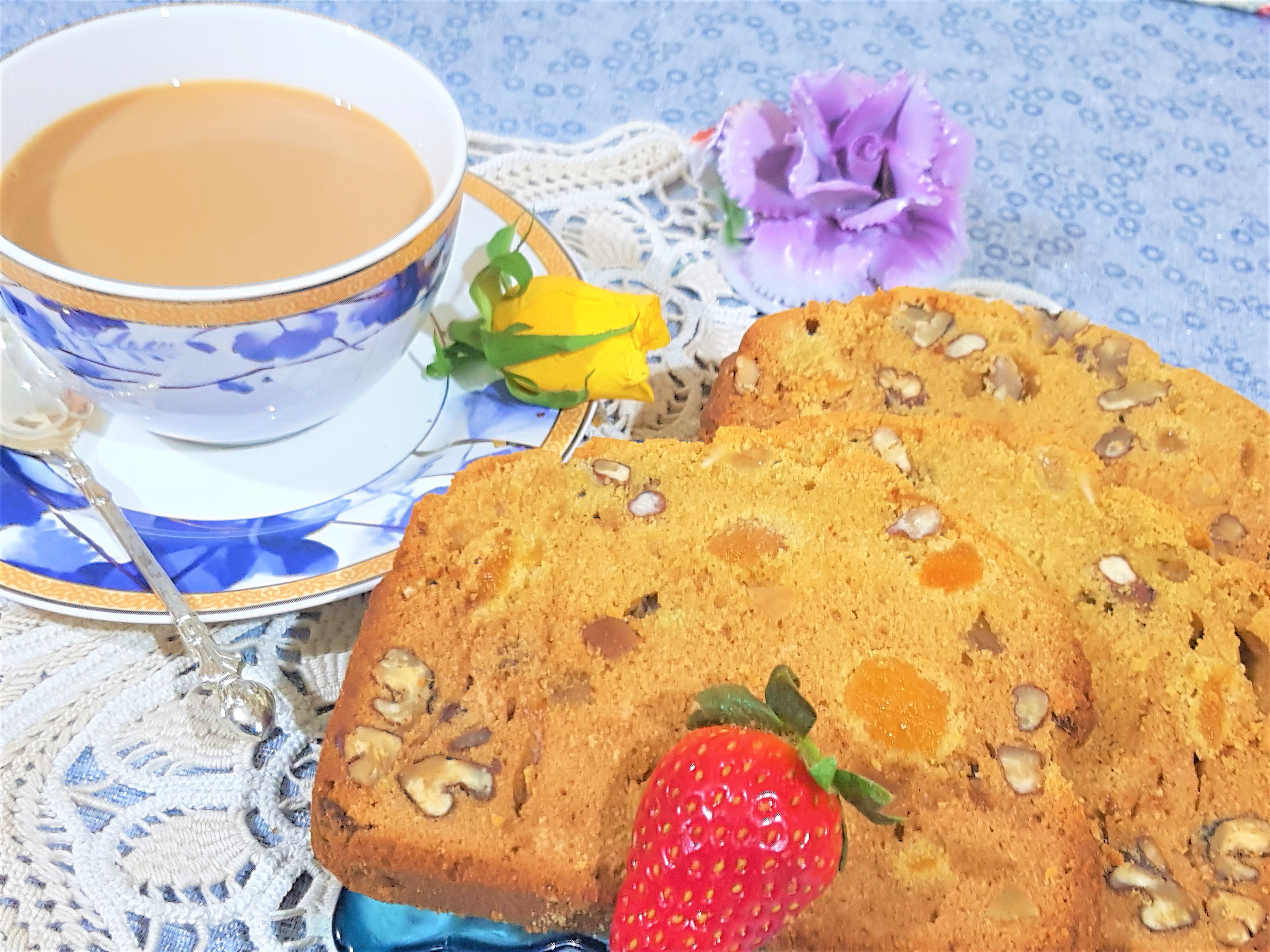 Desert chec cu fructe, nuci si cardamom - la masina de paine