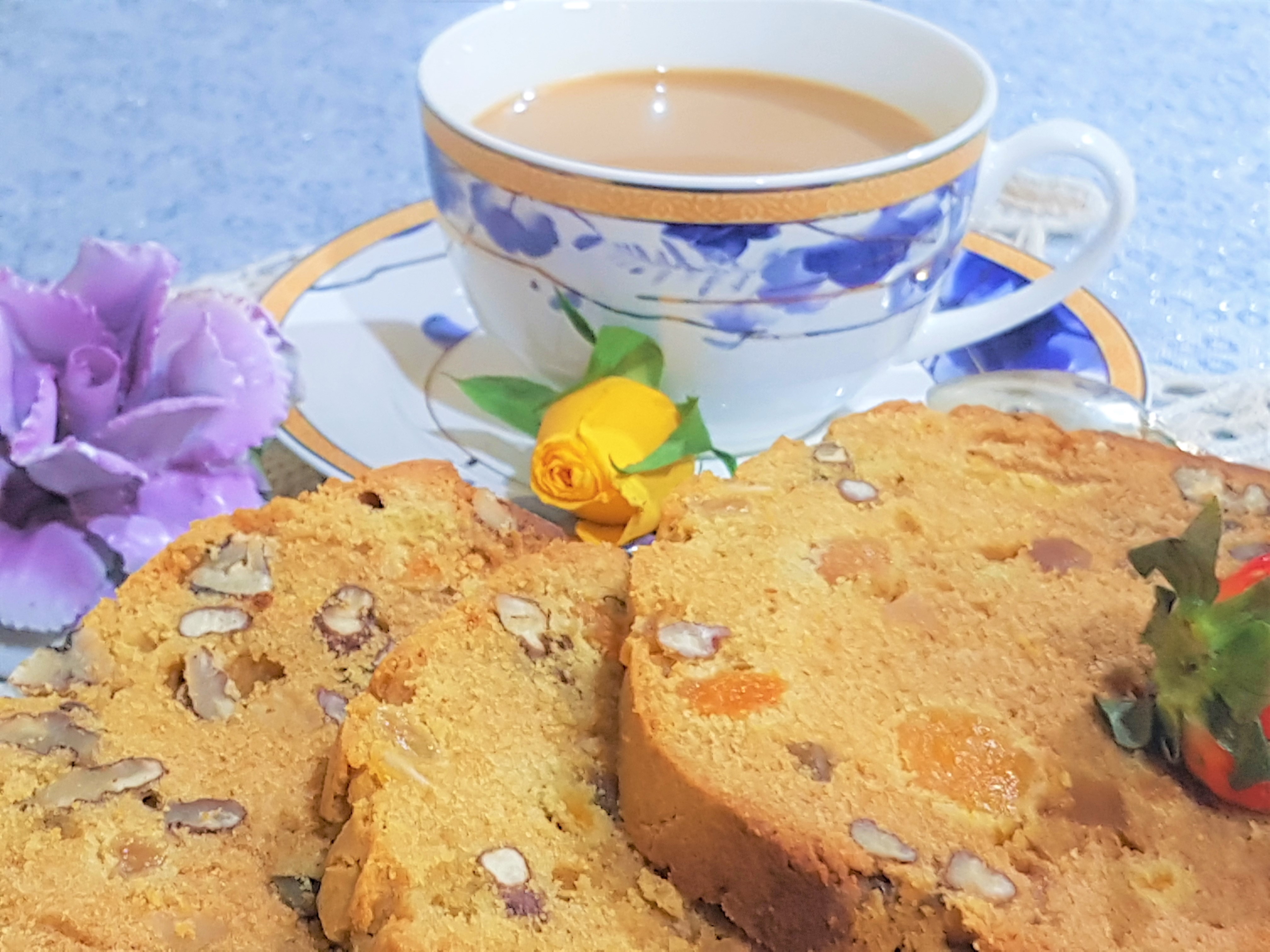 Desert chec cu fructe, nuci si cardamom - la masina de paine