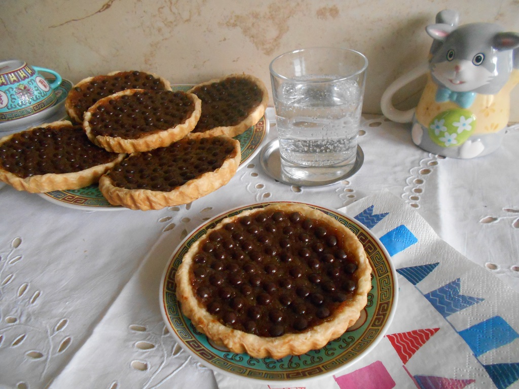 Desert mini tarte cu mere si ciocolata