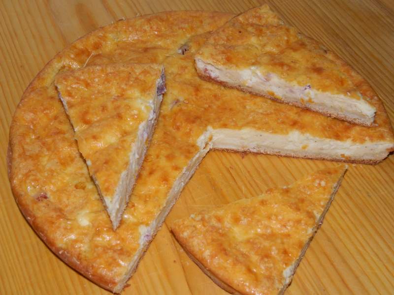Aperitiv tarta cu branza sarata si bacon