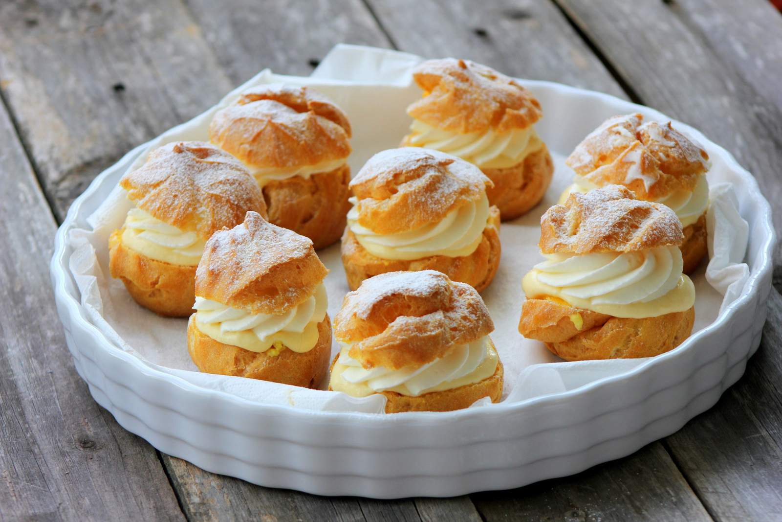 Desert choux a la creme cu zmeura