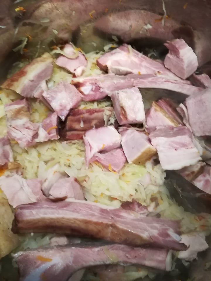 Varza dulce cu piept de porc afumat