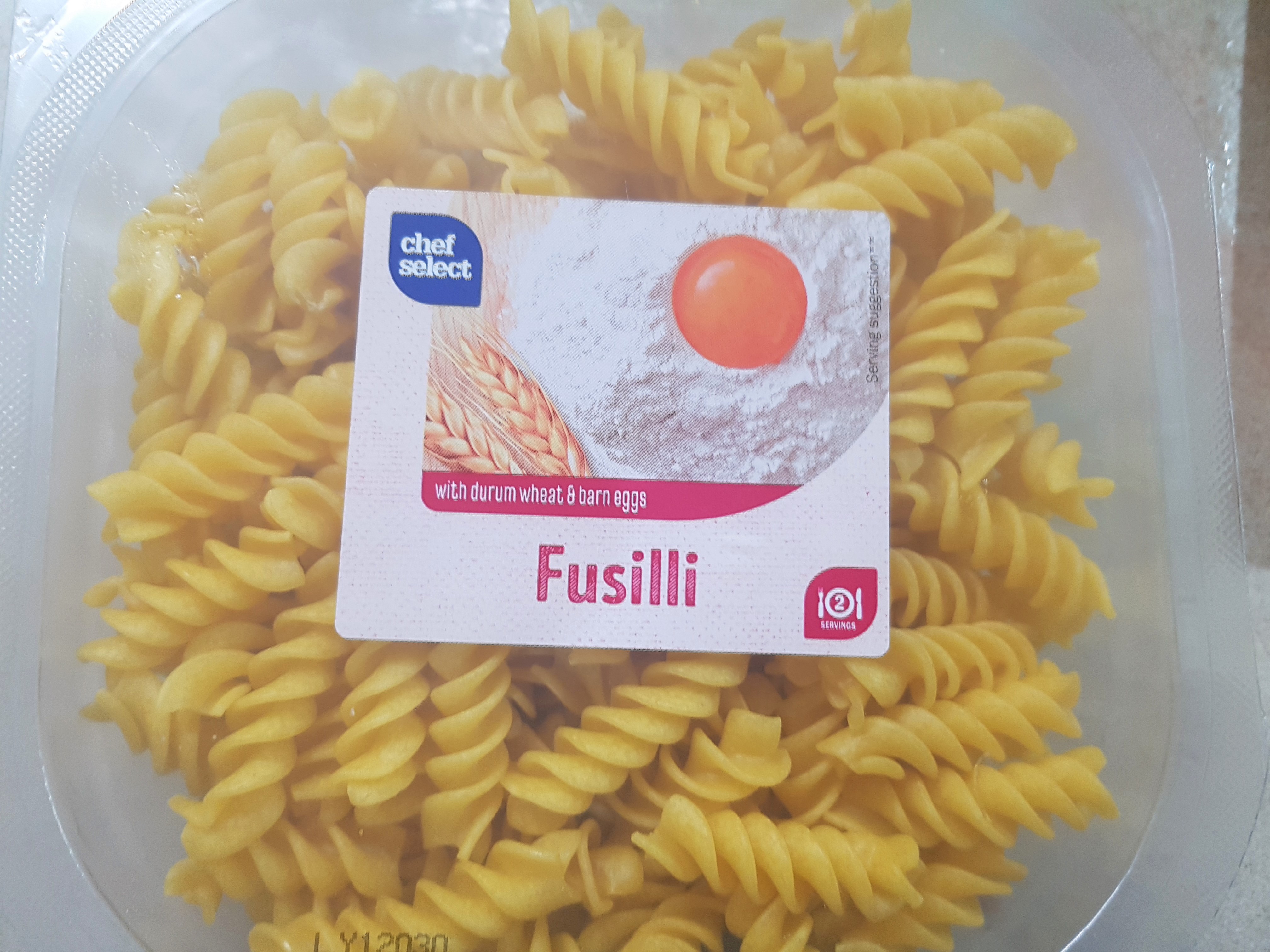 Salata de fusilli cu carne de vitel si rucola