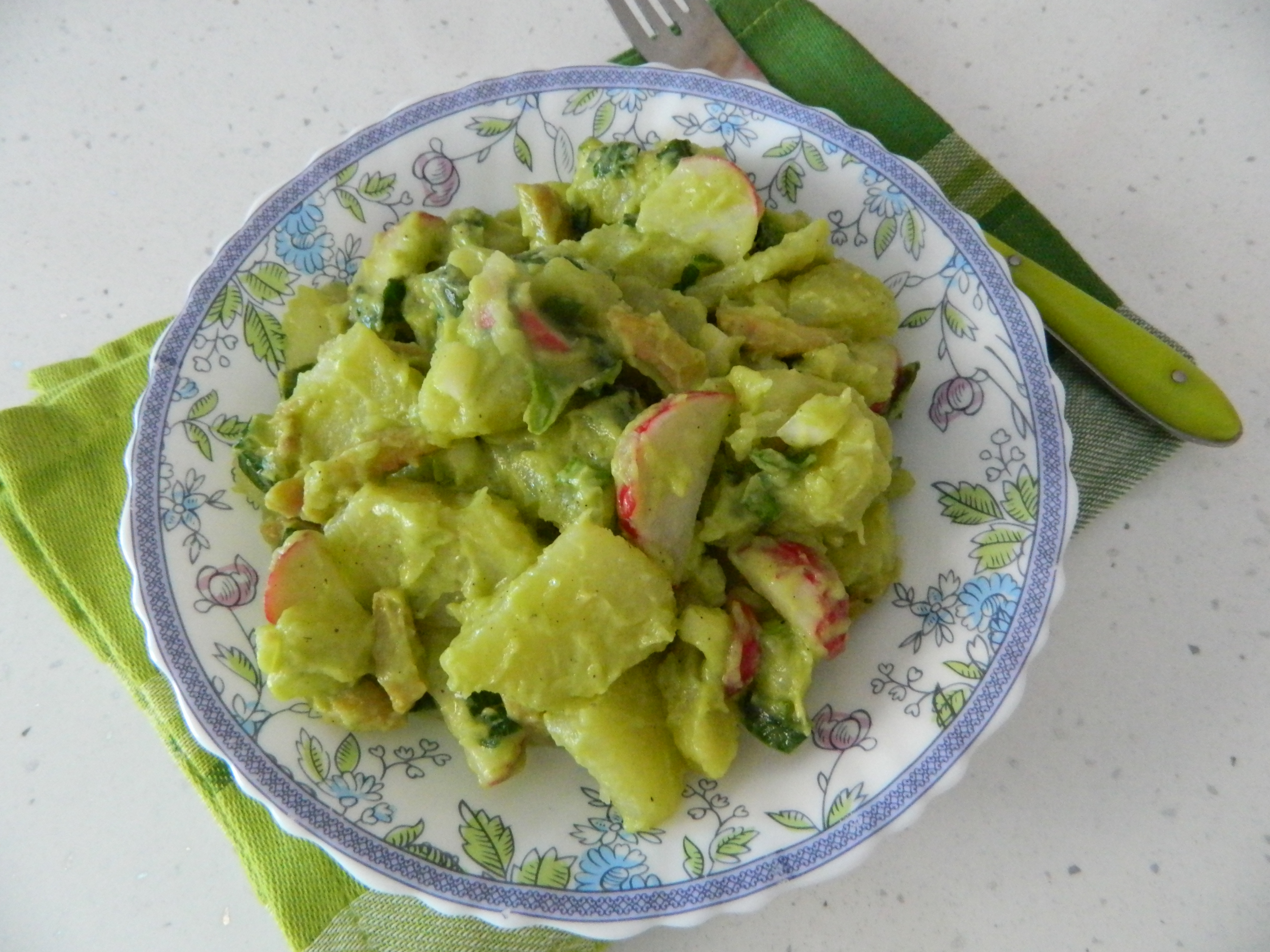 Salata orientala de post cu maioneza din avocado