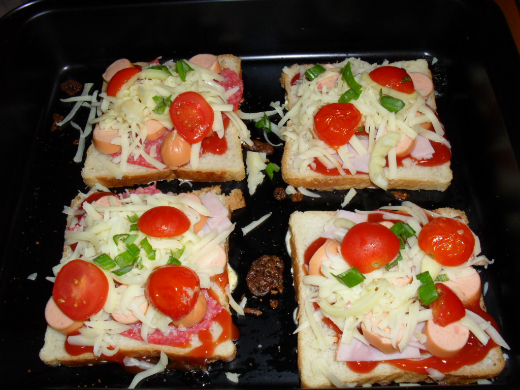 Pizza cu blat de paine