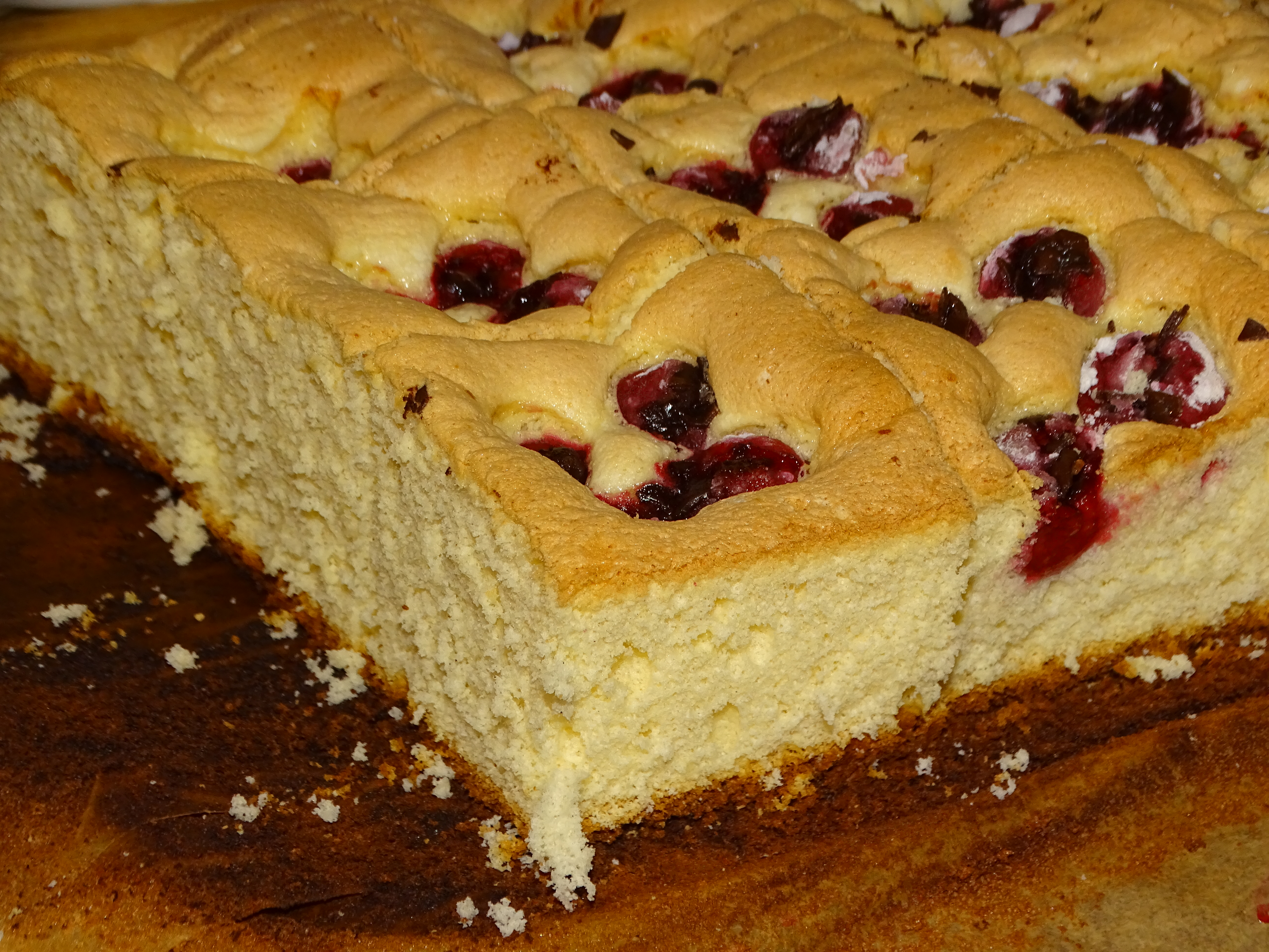 Desert prajitura cu visine si ciocolata