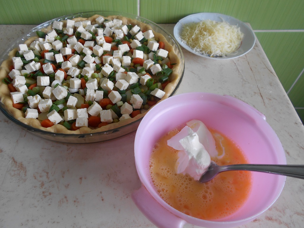 Tarta aperitiv, cu legume si branzeturi