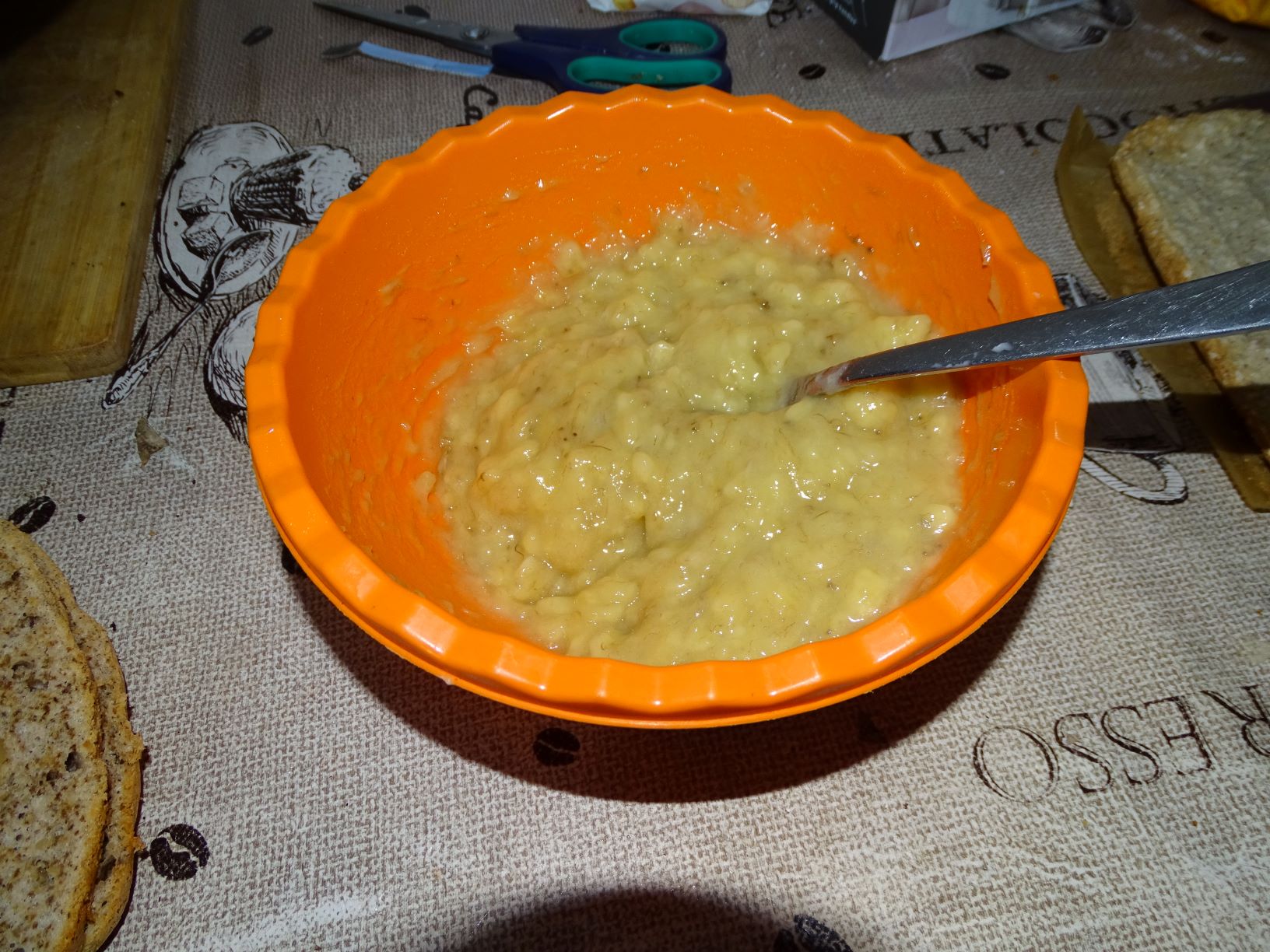 Desert prajitura cu crema de ciocolata si banane