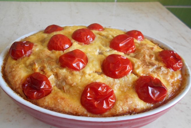 Aperitiv budinca sarata, cu ardei copti, telemea si rosii cherry