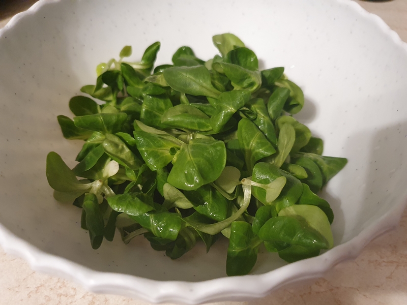 Salata valeriana cu parmezan