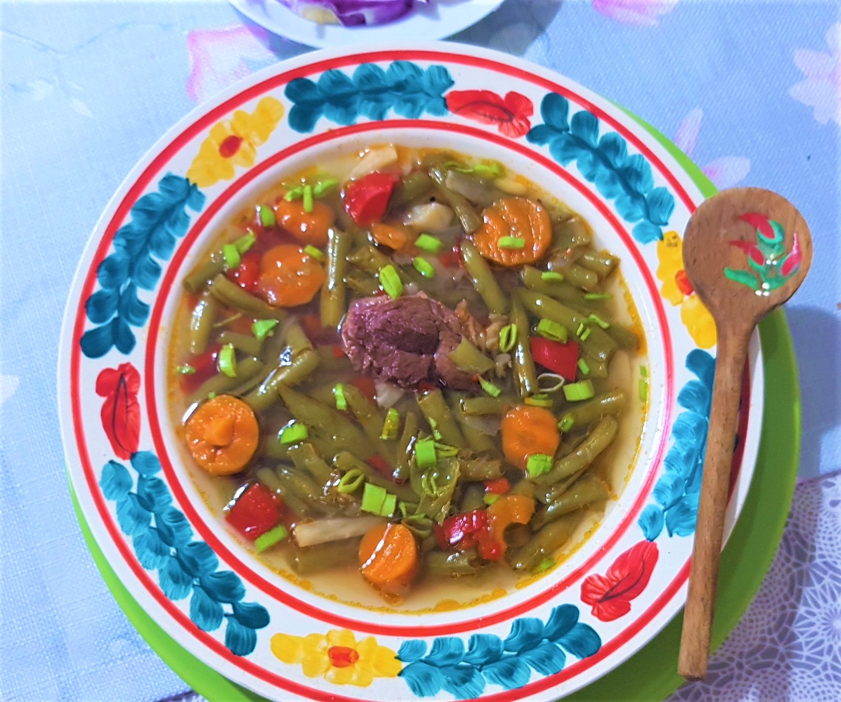 Ciorba de fasole verde cu afumatura la slow Crock Pot