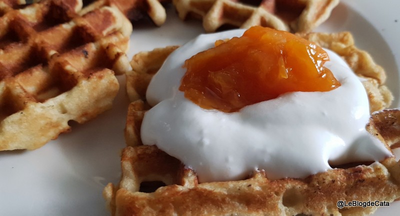 Desert waffle cu faina de migdale si cocos