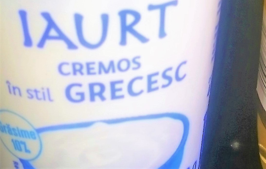 Aperitiv tartine cu crema de sprot afumat