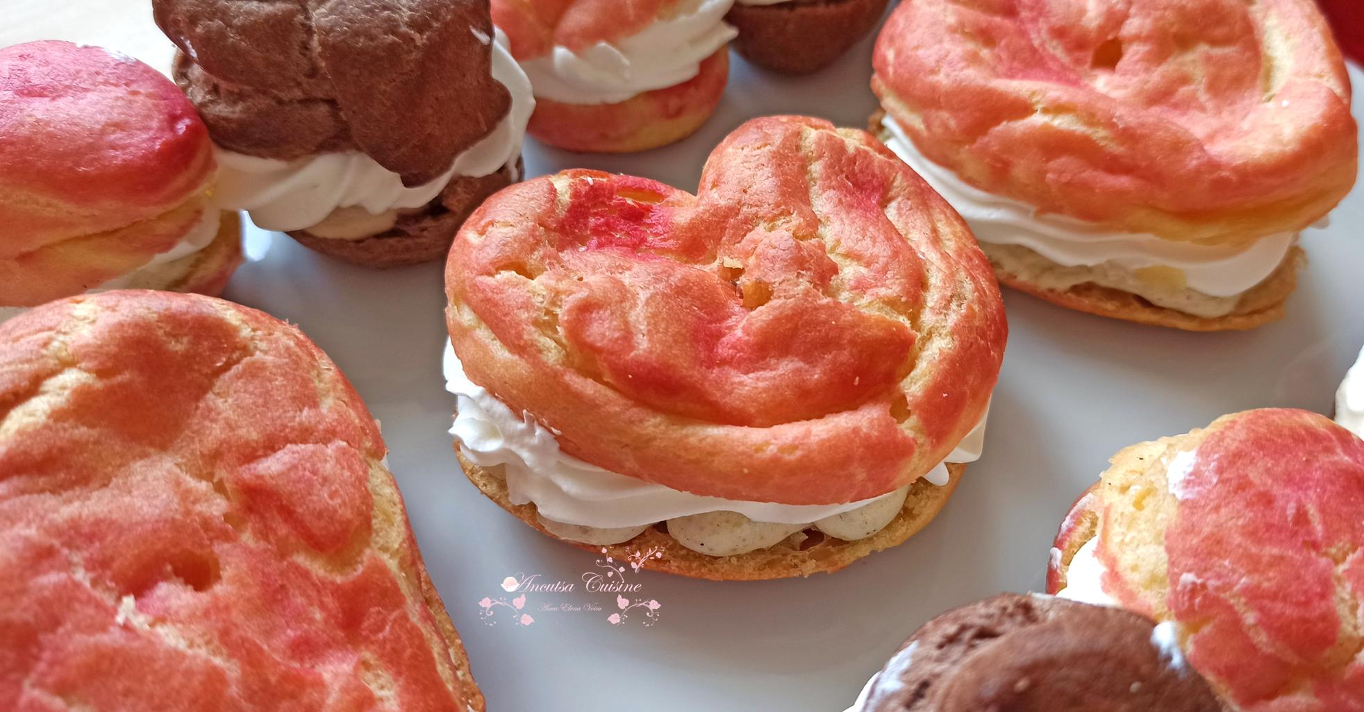 Desert choux Duo: roz cu crema de fistic și de cacao, cu crema de cafea