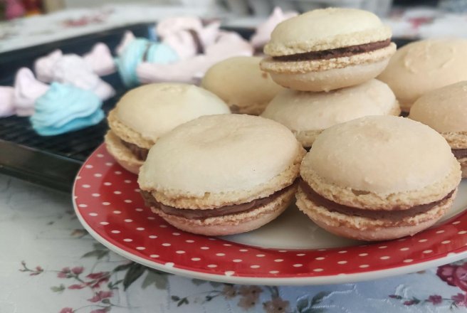 Desert macarons cu ciocolata (reteta nr. 400)