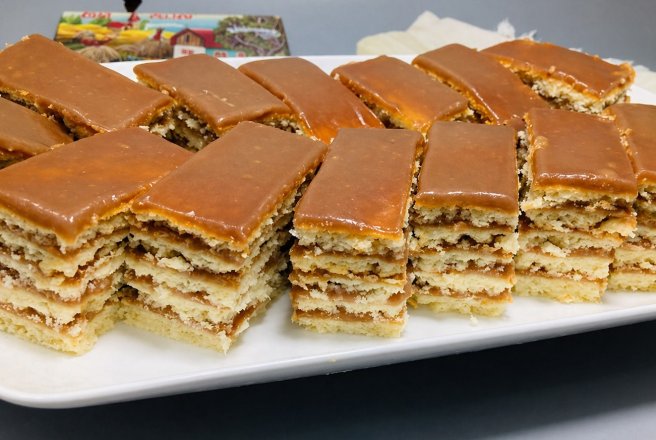 Desert prajitura cu foi fragede si ciocolata