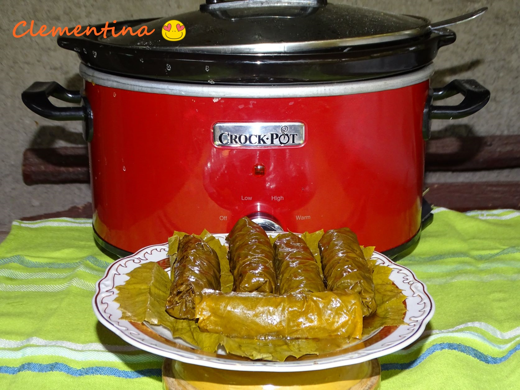 Sarmalute in foi de vita gatite la slow cooker Crock Pot